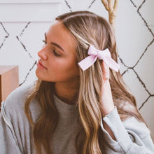 Load image into Gallery viewer, Ellie Knit Bow Clip - Soft Lilac